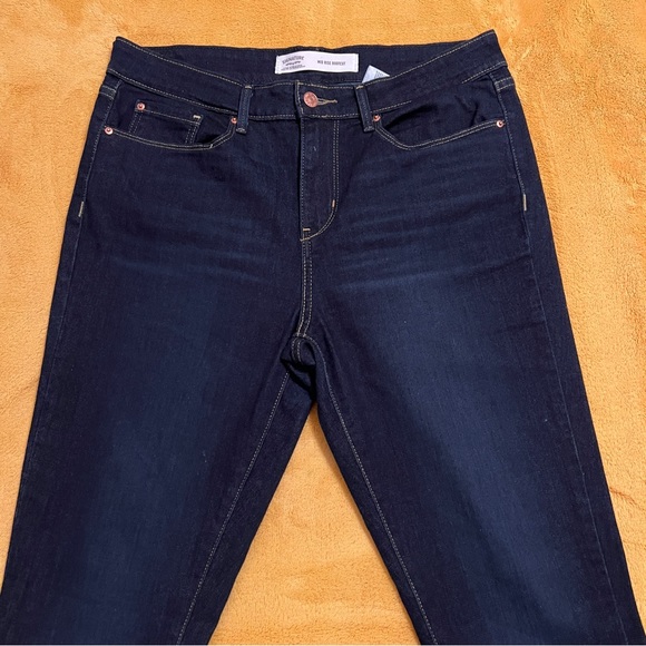Levi’s mid rise boot cut - Picture 2 of 8